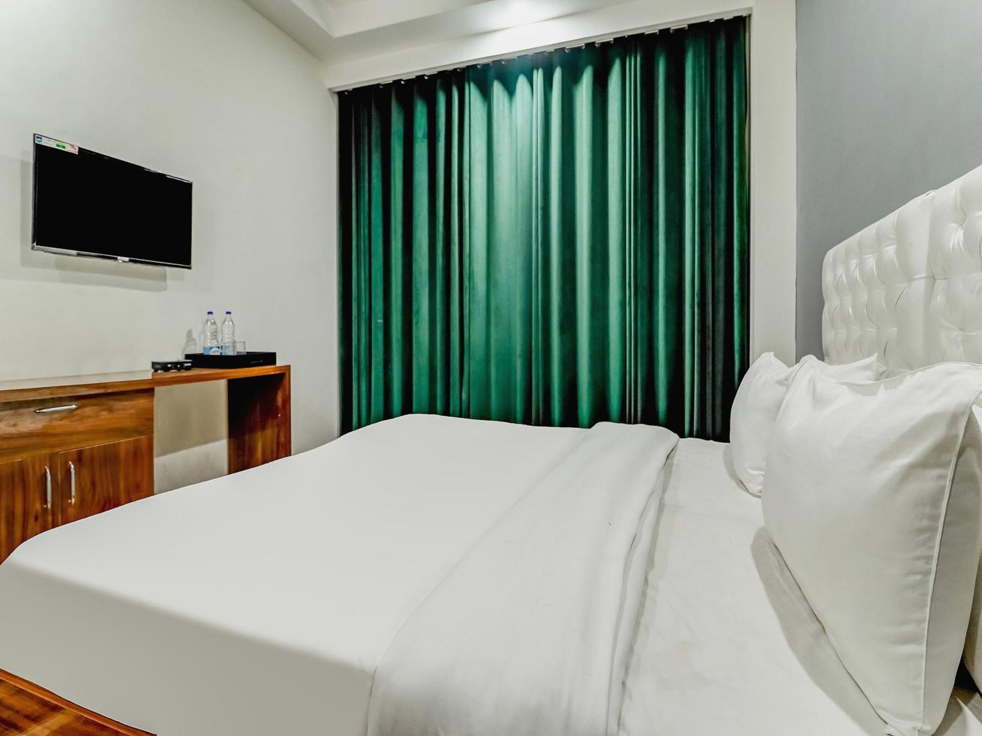 Townhouse Skylight Near Medanta Hospital Hotel Gurgaon Ngoại thất bức ảnh