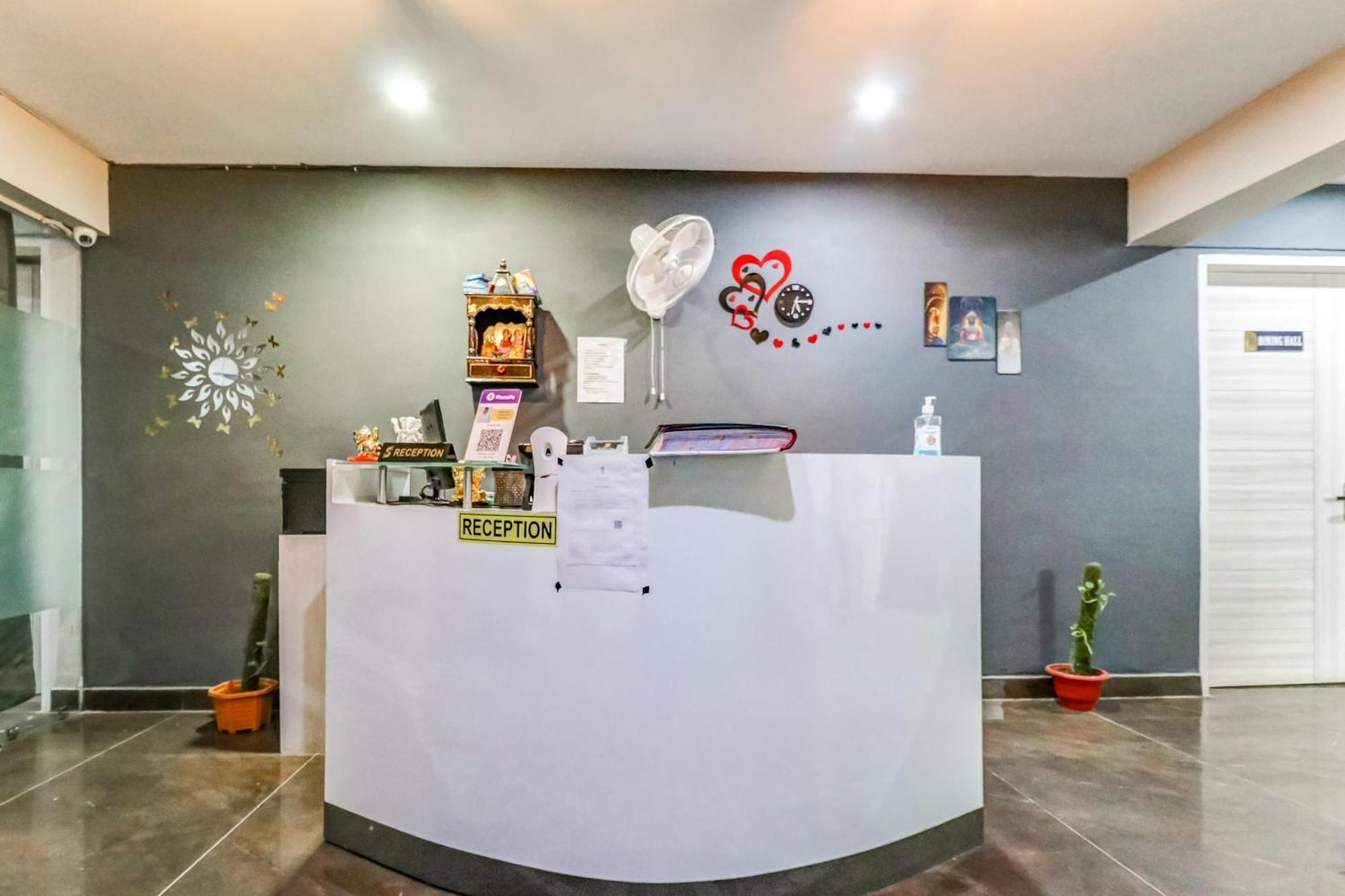 Townhouse Skylight Near Medanta Hospital Hotel Gurgaon Ngoại thất bức ảnh