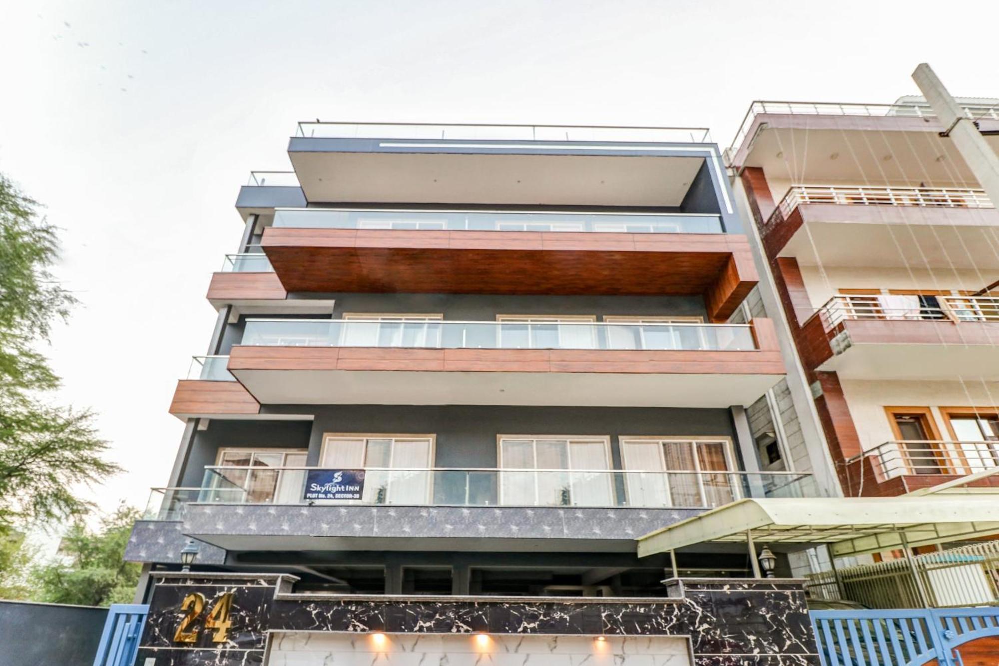 Townhouse Skylight Near Medanta Hospital Hotel Gurgaon Ngoại thất bức ảnh