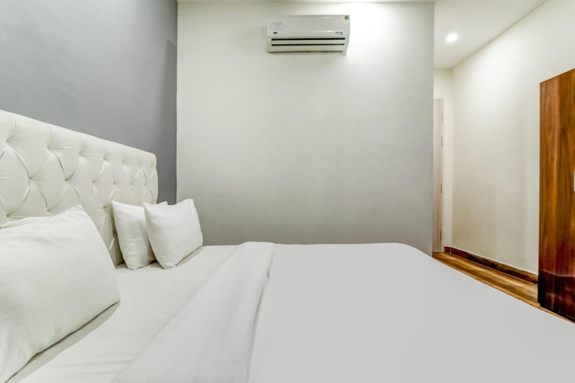 Townhouse Skylight Near Medanta Hospital Hotel Gurgaon Ngoại thất bức ảnh