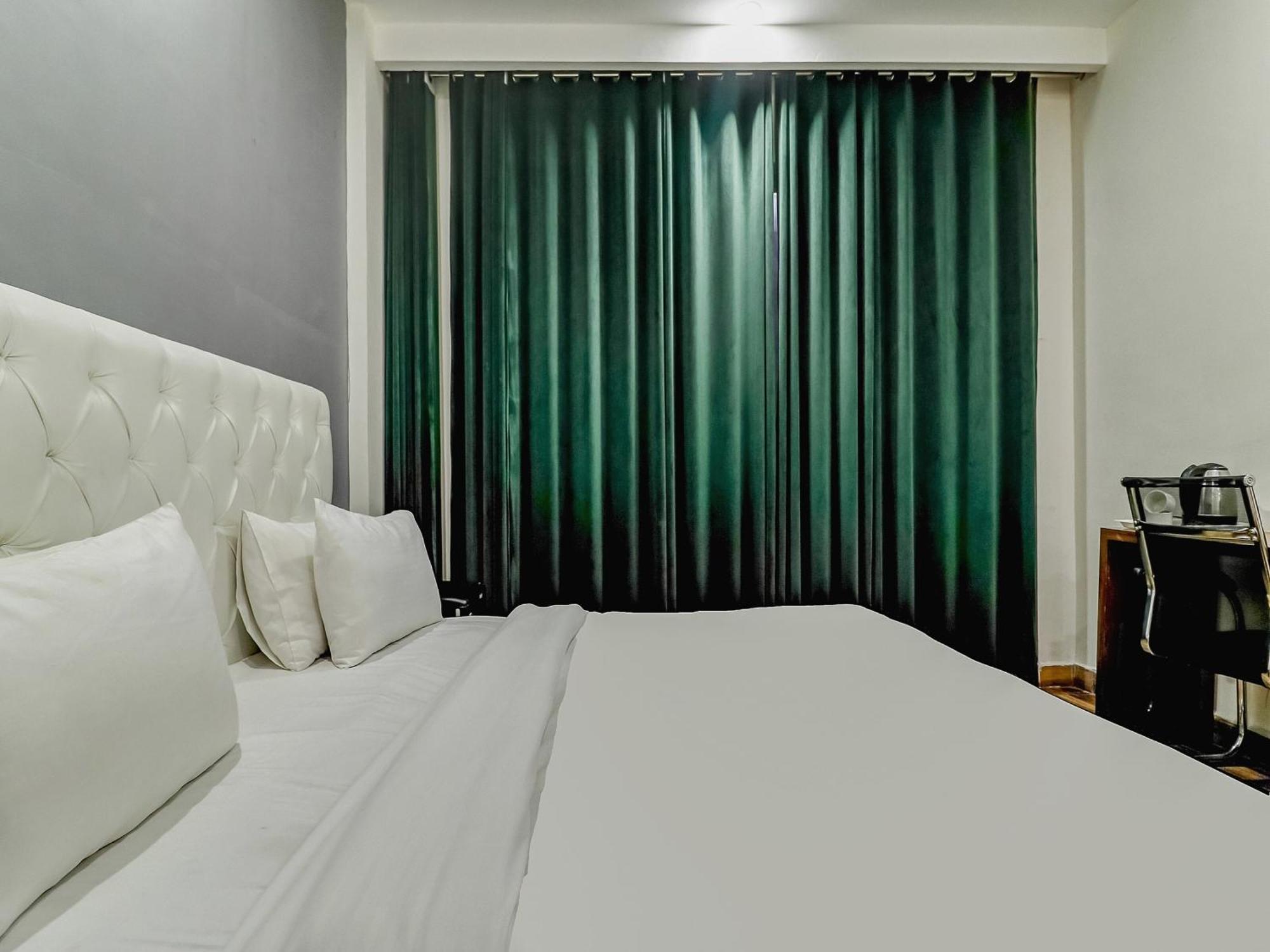 Townhouse Skylight Near Medanta Hospital Hotel Gurgaon Ngoại thất bức ảnh
