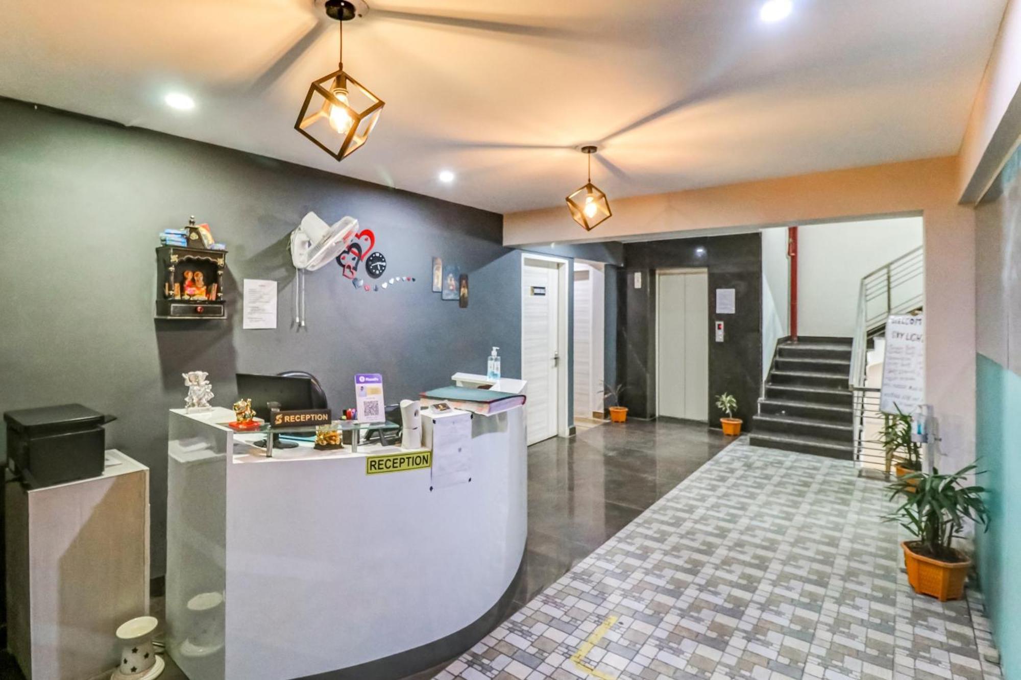 Townhouse Skylight Near Medanta Hospital Hotel Gurgaon Ngoại thất bức ảnh