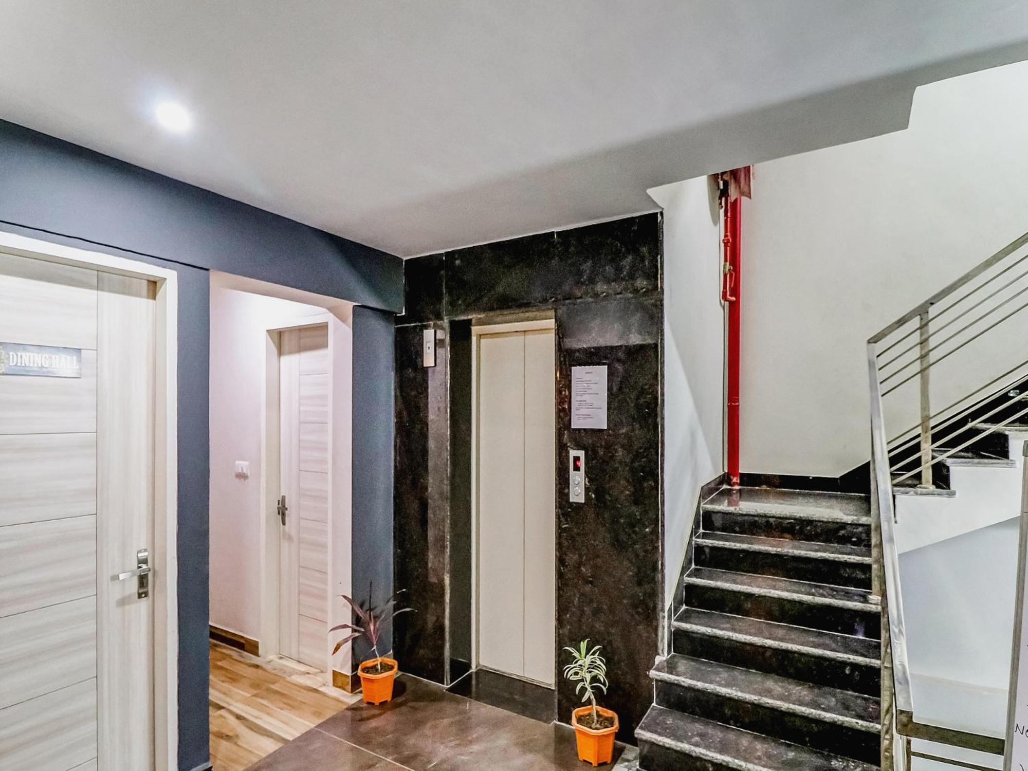 Townhouse Skylight Near Medanta Hospital Hotel Gurgaon Ngoại thất bức ảnh